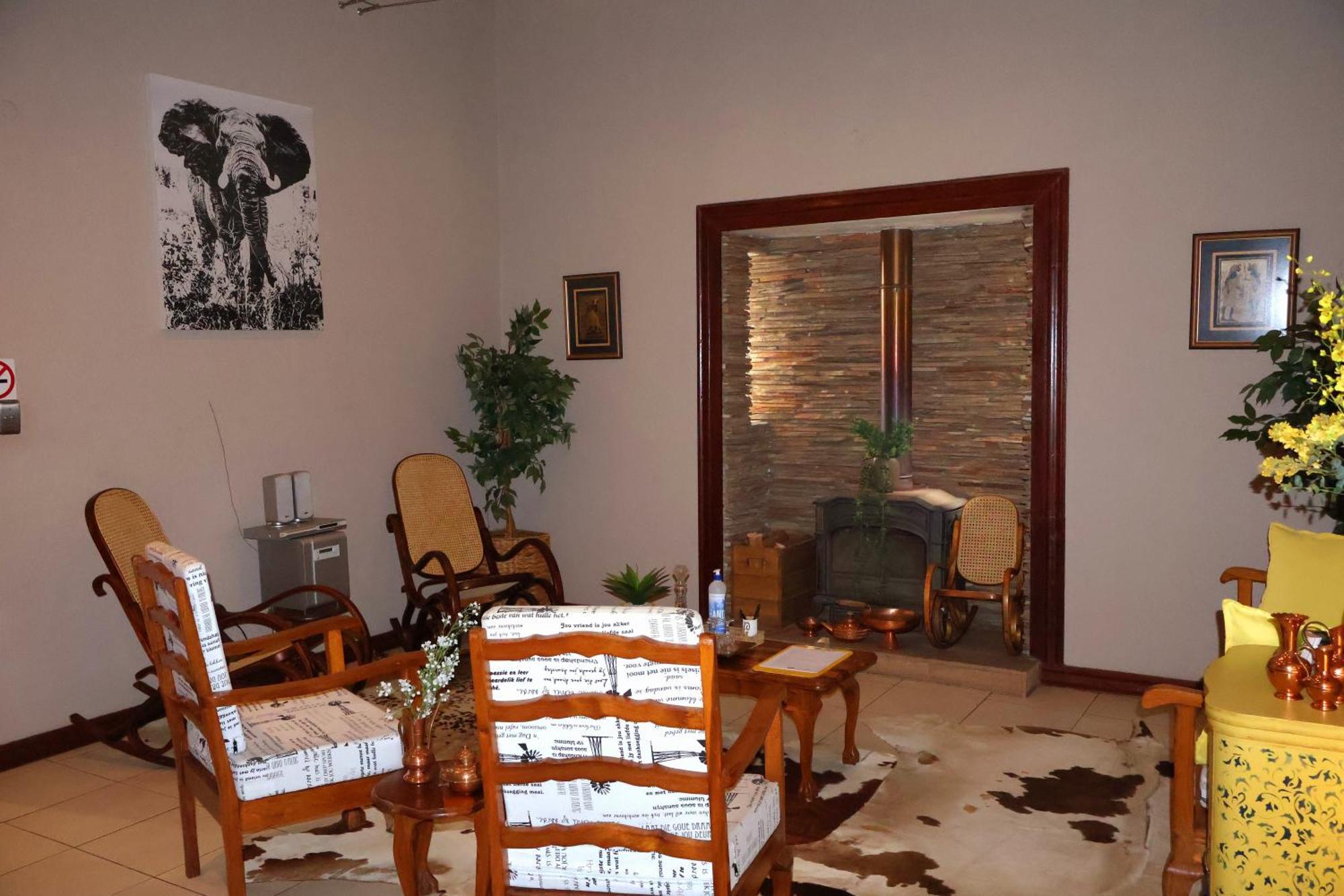The Leopard Tree Bed & Breakfast Polokwane Bagian luar foto