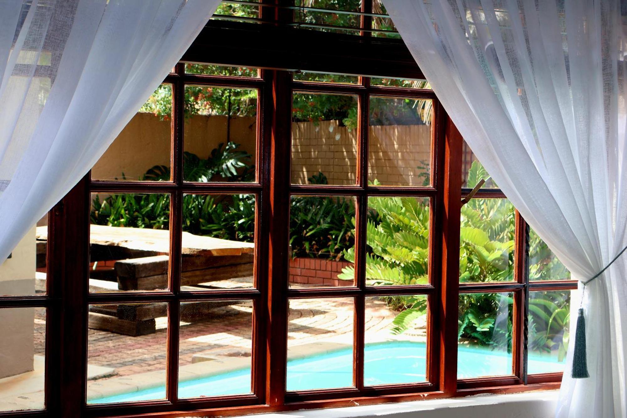 The Leopard Tree Bed & Breakfast Polokwane Bagian luar foto