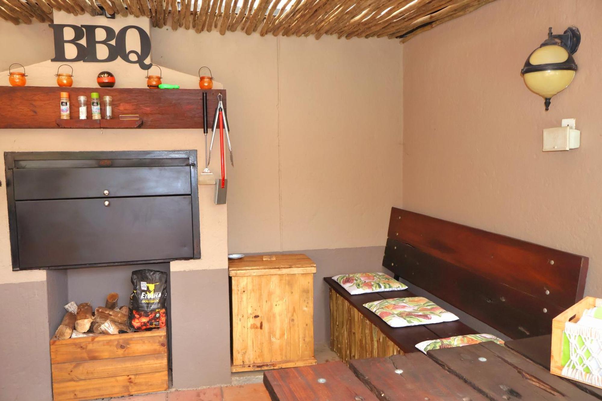 The Leopard Tree Bed & Breakfast Polokwane Bagian luar foto