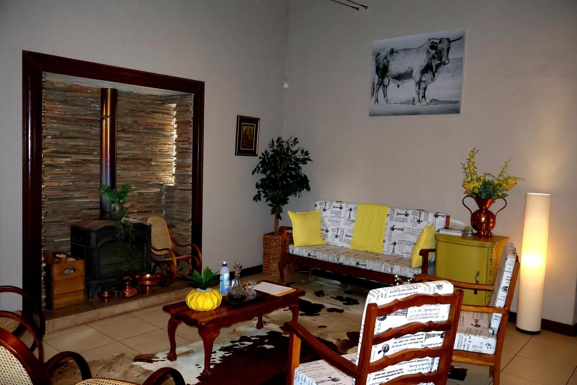The Leopard Tree Bed & Breakfast Polokwane Bagian luar foto