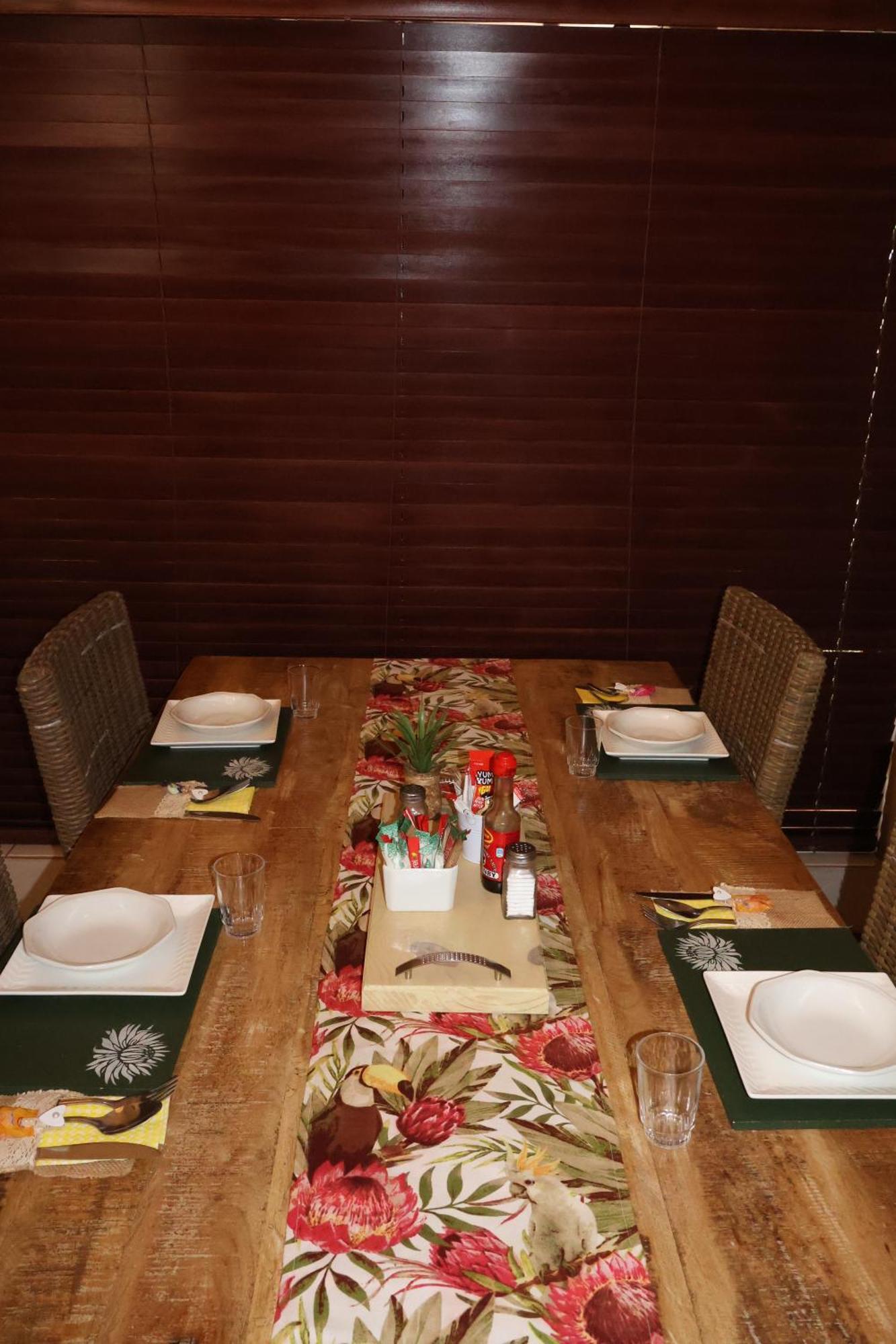 The Leopard Tree Bed & Breakfast Polokwane Bagian luar foto