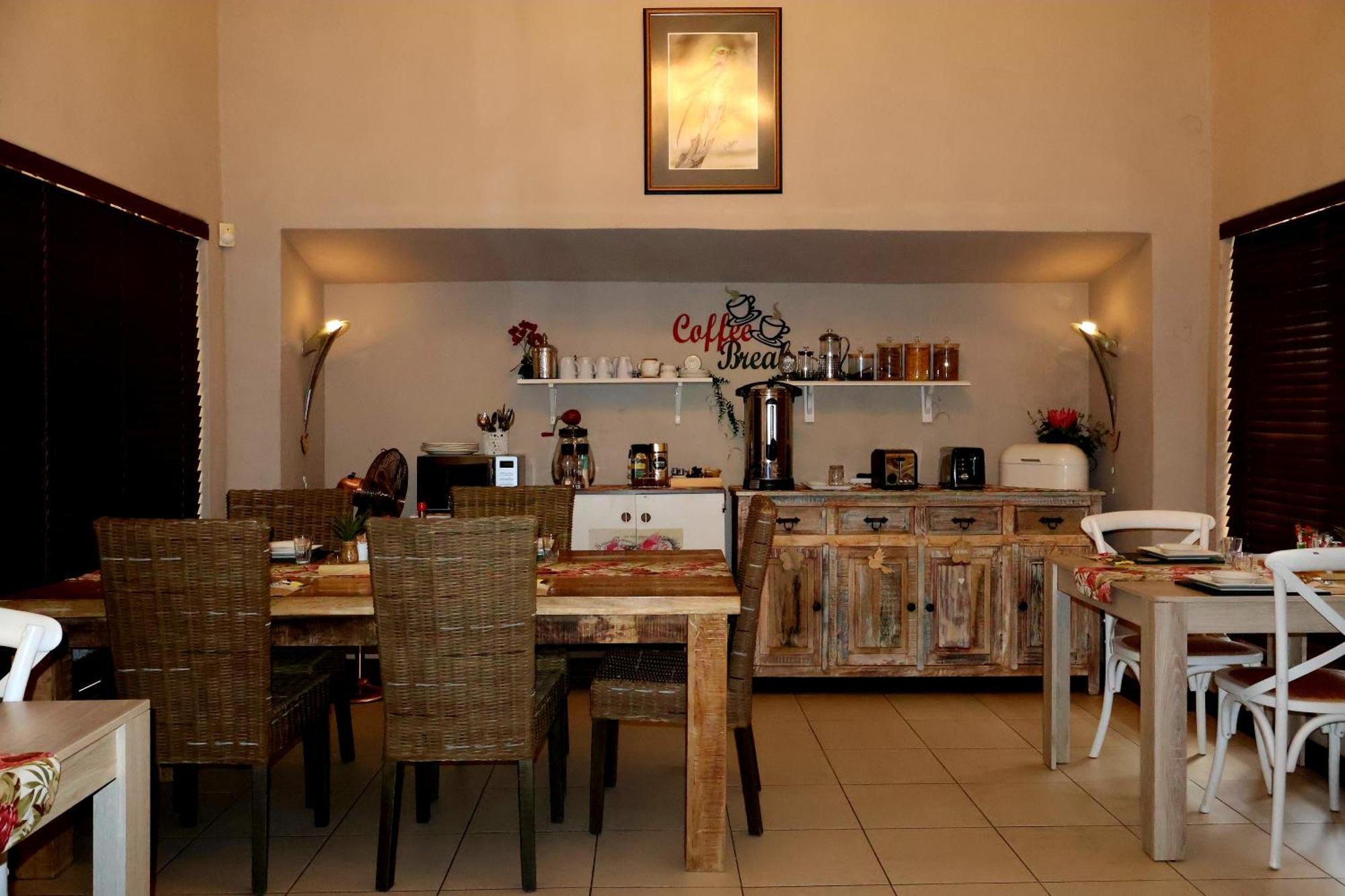 The Leopard Tree Bed & Breakfast Polokwane Bagian luar foto