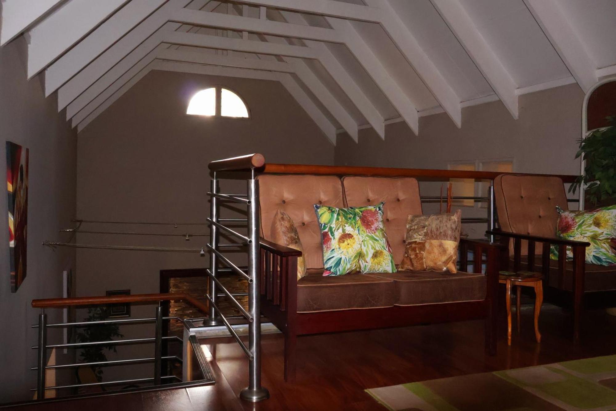 The Leopard Tree Bed & Breakfast Polokwane Bagian luar foto