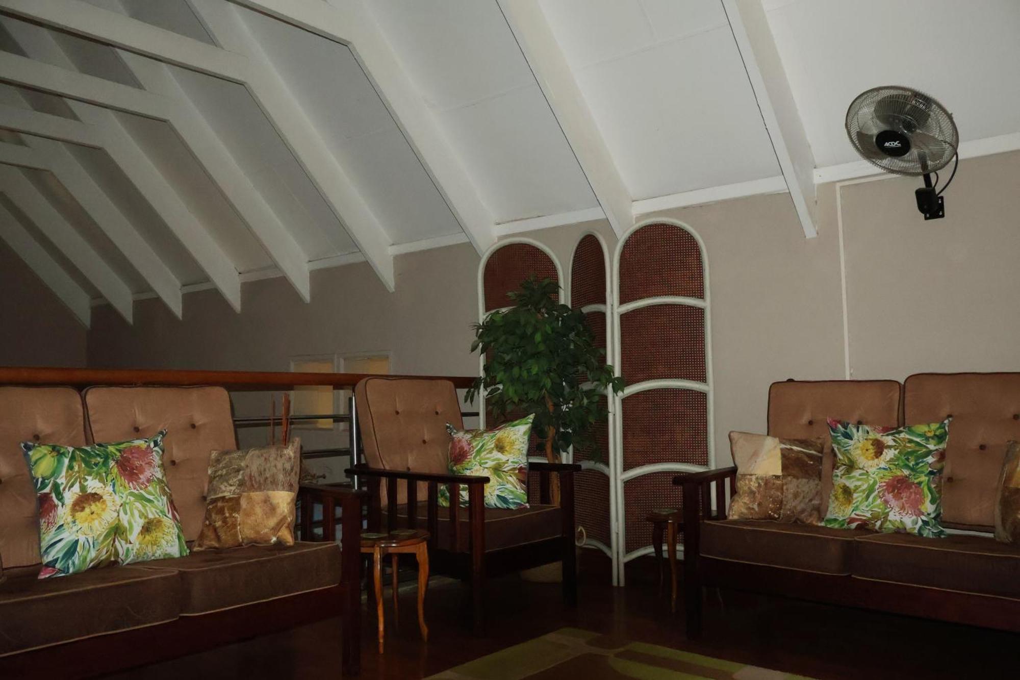 The Leopard Tree Bed & Breakfast Polokwane Bagian luar foto