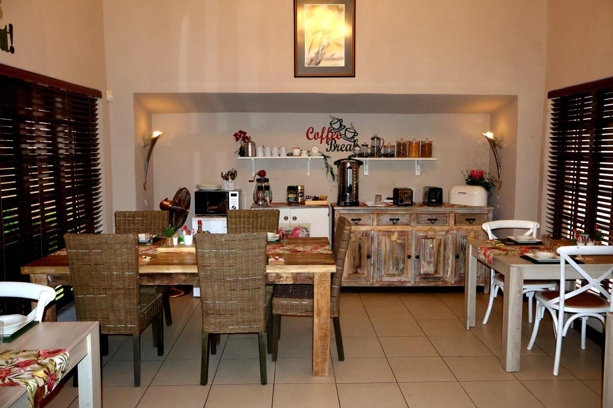 The Leopard Tree Bed & Breakfast Polokwane Bagian luar foto