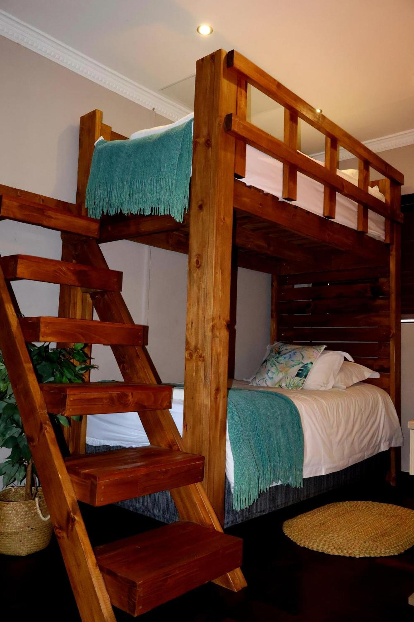 The Leopard Tree Bed & Breakfast Polokwane Bagian luar foto