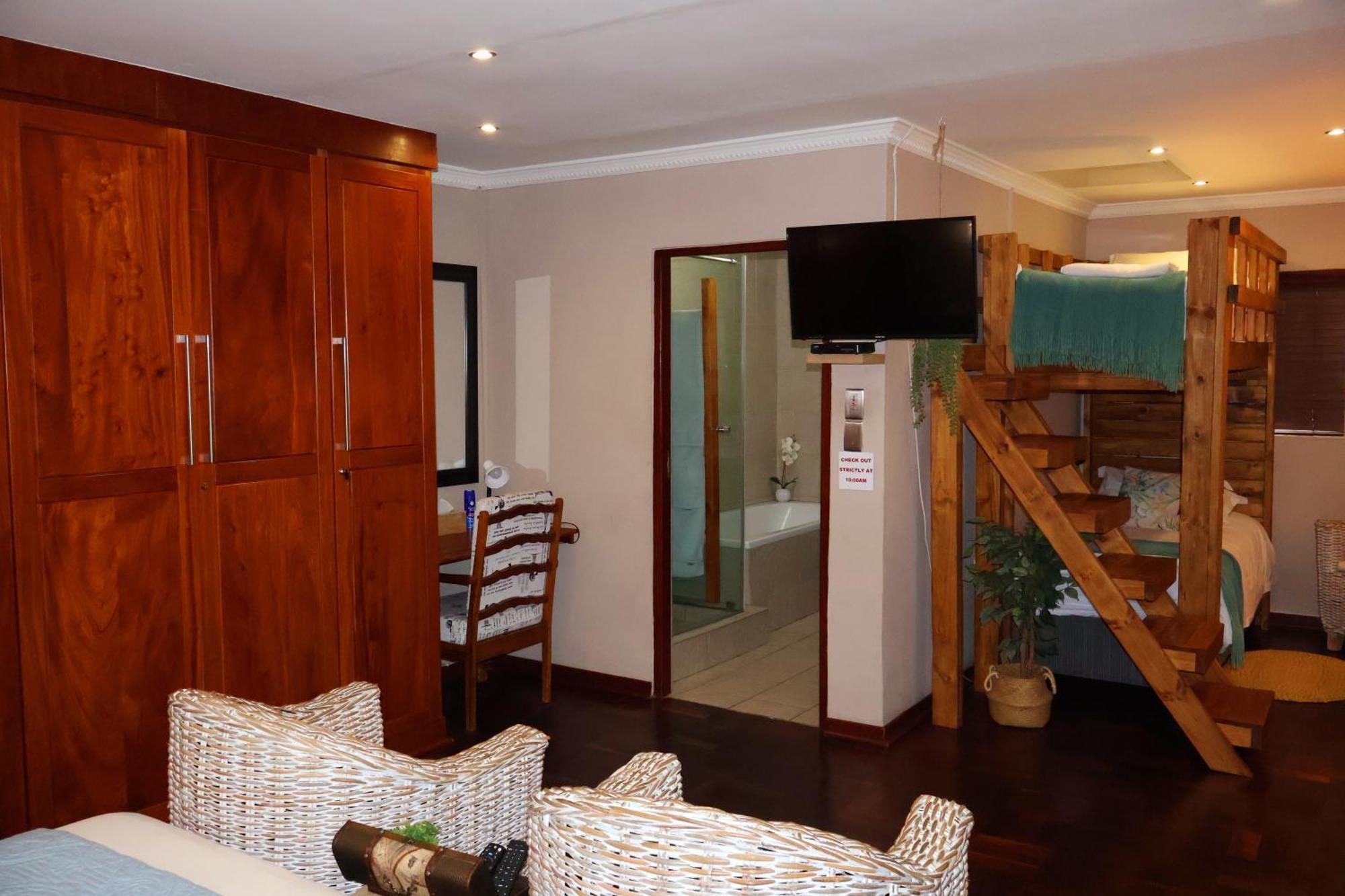 The Leopard Tree Bed & Breakfast Polokwane Bagian luar foto