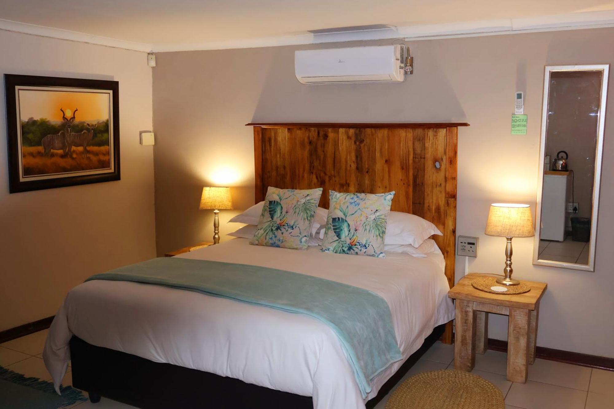 The Leopard Tree Bed & Breakfast Polokwane Bagian luar foto
